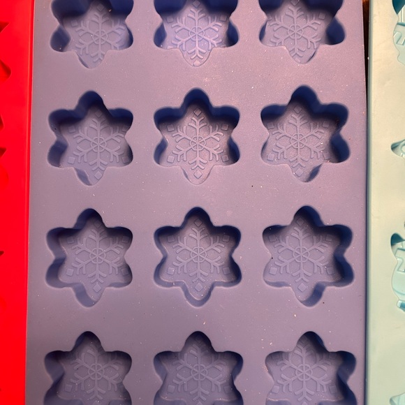 NWT. 4 silicone candy molds - Picture 3 of 5
